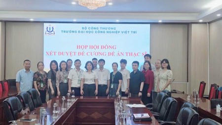 Họp Hội đồng xét duyệt đề cương đề án thạc sĩ ngành Hoá học, kỹ thuật Hoá học năm 2026
